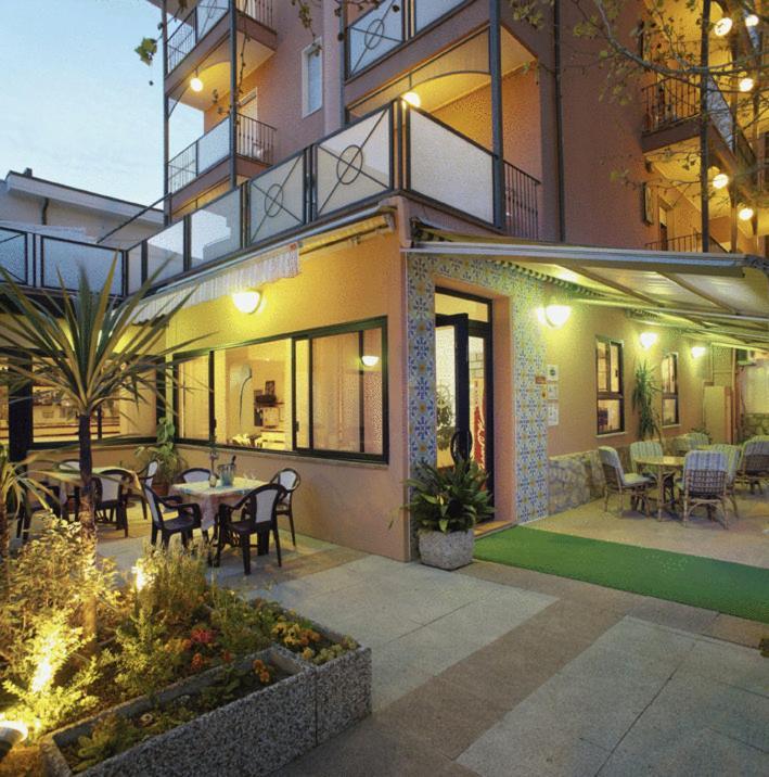 Hotel Jolie Riccione Exterior photo