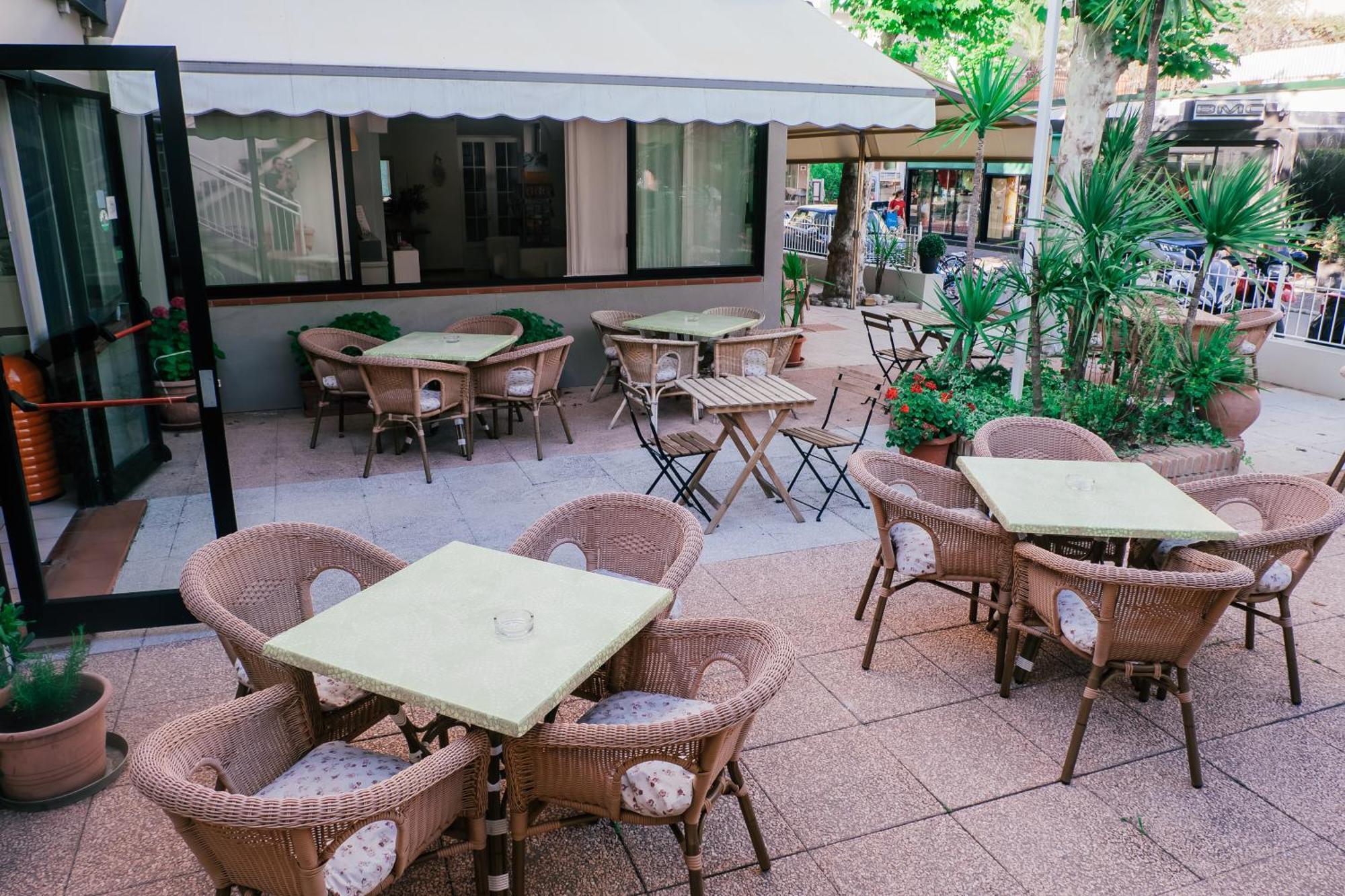 Hotel Jolie Riccione Exterior photo