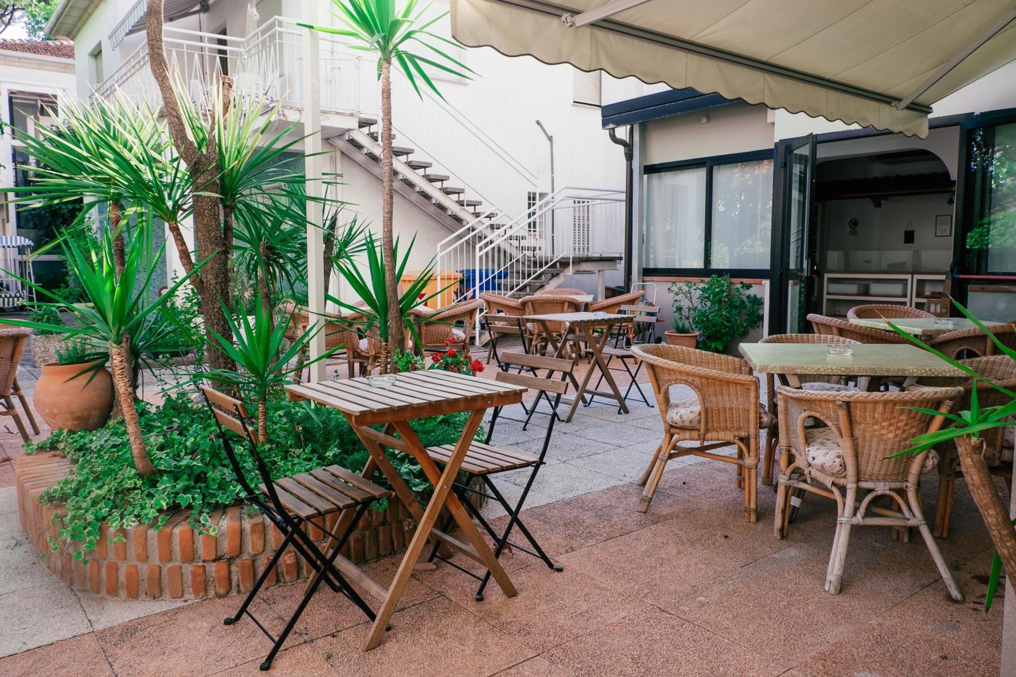 Hotel Jolie Riccione Exterior photo