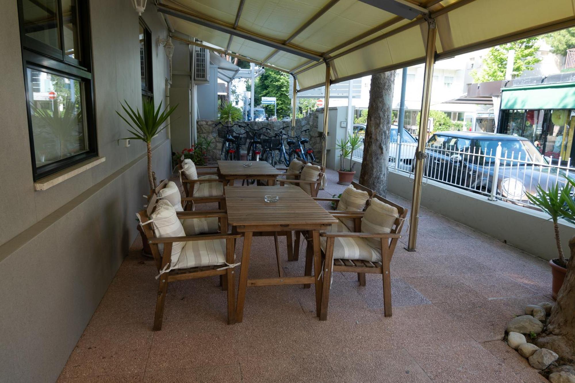 Hotel Jolie Riccione Exterior photo