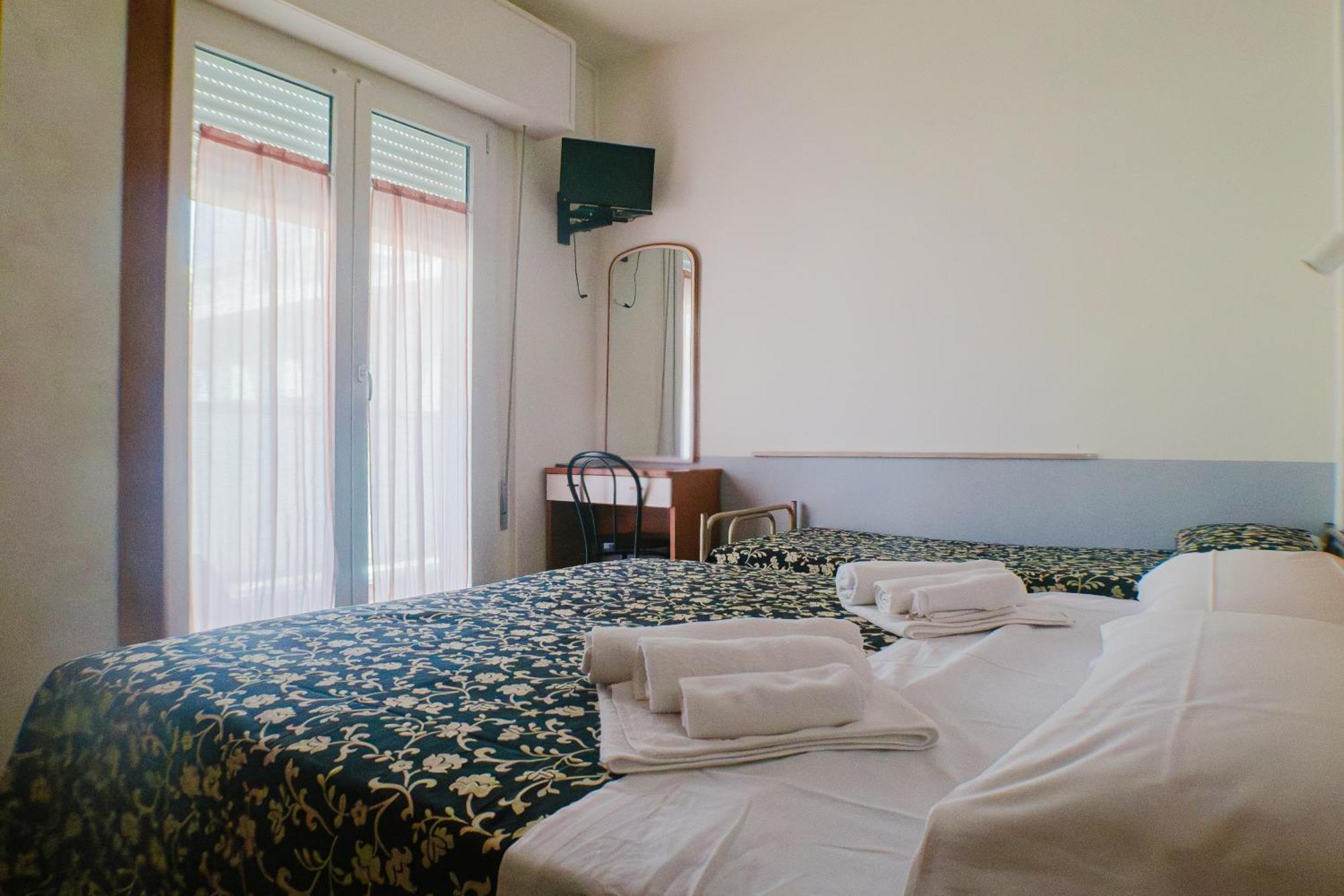 Hotel Jolie Riccione Exterior photo